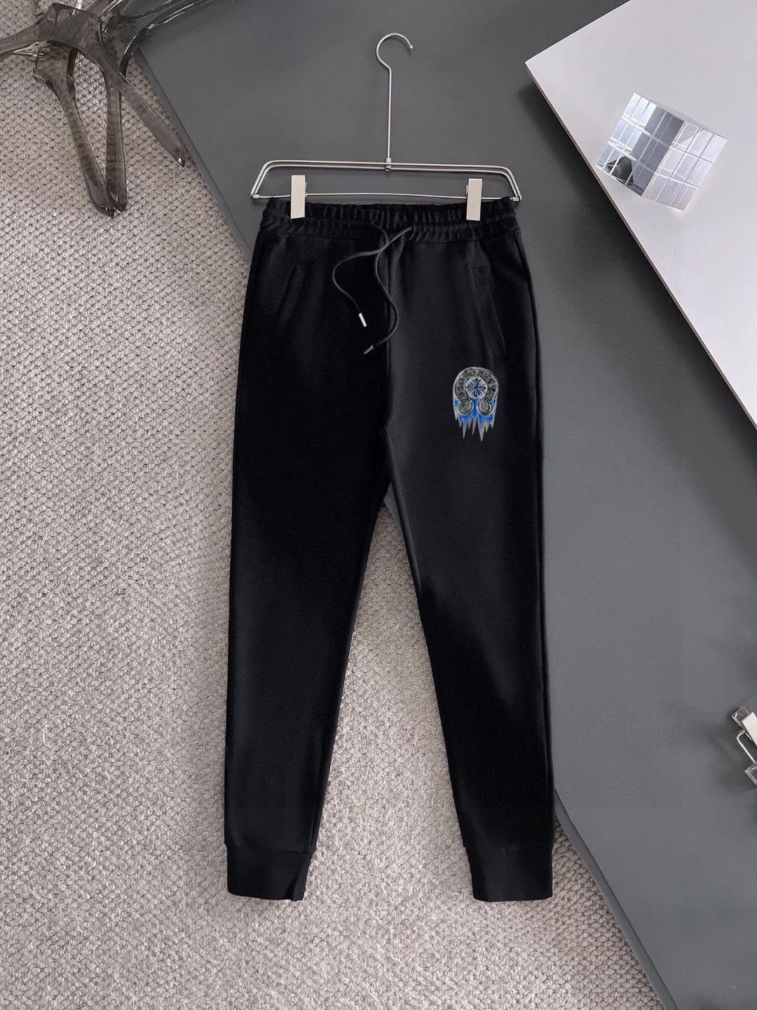🅿️420 [ChampionHearts] (Gospel for Fatty) hot-selling suit is coming. Focus on the original version of the official website. 2025 new hot-selling cardigan and sweatshirt suit. The original order is the best. 🇭🇰The meticulous work of top designers is dedicated to a fitting and perfect upper body effect. All-natural high-quality Roman cotton 100%, close-fitting comfort, noble and elegant! Original hardware embodies elegance and nobility! Counter size: M-5XL (maximum wear up to 220 pounds)